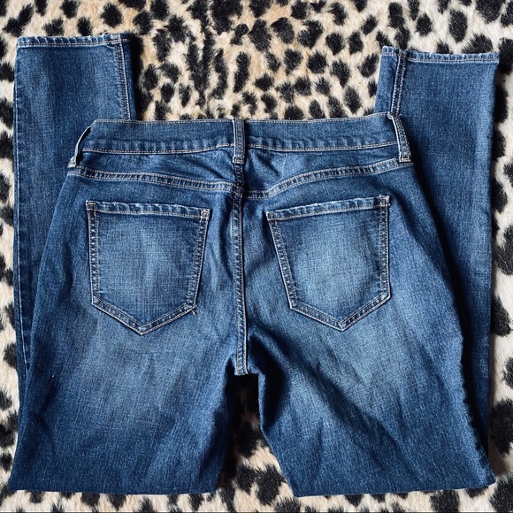 Old Navy Boyfriend distressed skinny jeans - Picture 8 of 10